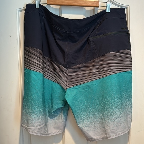 Quicksilver 🔥last chance 🔥⭐️green gray black board shorts - Picture 3 of 7